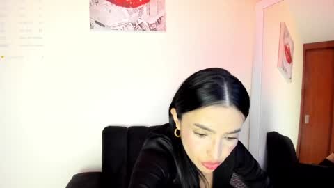 lace_victoria online show from 01/05/25, 03:00