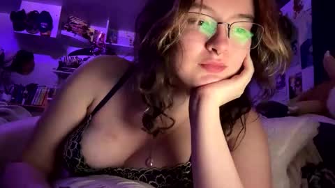 Snapshot of lacedinsin chatting on 09/09/25, 04:56 lacedinsin online show from 09/09/25, 04:56