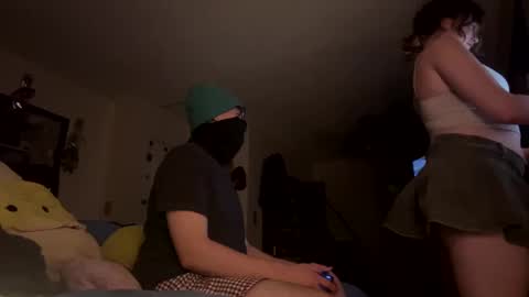 Snapshot of lacedinsin chatting on 09/22/25, 03:41 lacedinsin online show from 09/22/25, 03:41