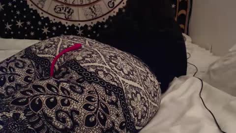 Lacey online show from 11/25/25, 01:27