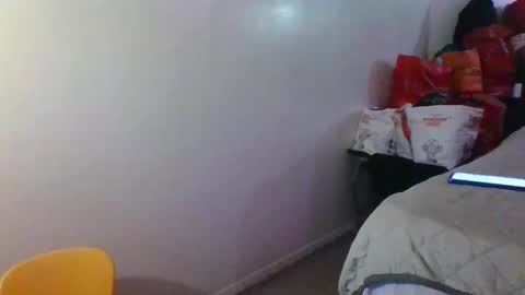 lachickadelbronx online show from 02/20/25, 05:23