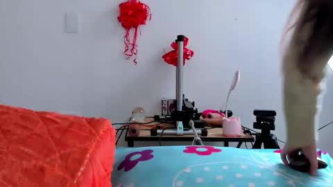 LACI LOST online show from 02/25/26, 06:17