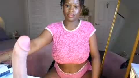 Snapshot of ladiosa_selene chatting on 07/14/26, 02:05 La Diosa Selene online show from 07/14/26, 02:05
