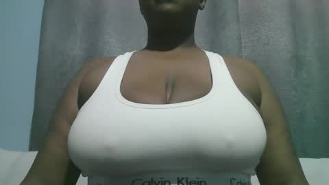 lady_dearra online show from 10/31/25, 05:30