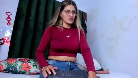 LADY  online show from 02/16/25, 01:58