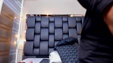 LADY  online show from 11/18/25, 02:17