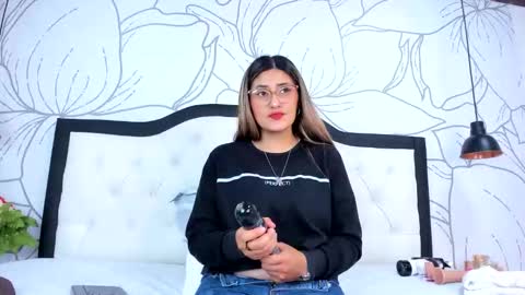 LADY  online show from 03/31/26, 02:24