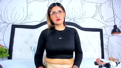 LADY  online show from 04/01/26, 02:34