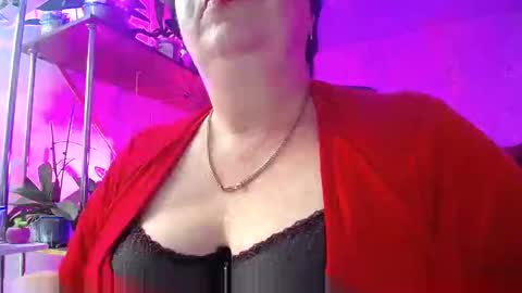 Snapshot of lady_gloria chatting on 12/23/24, 03:01 Lady Gloria online show from 12/23/24, 03:01