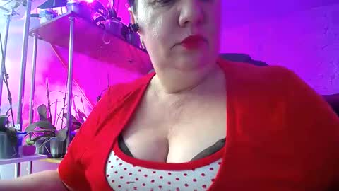 Snapshot of lady_gloria chatting on 12/30/24, 01:47 Lady Gloria online show from 12/30/24, 01:47