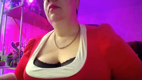 Snapshot of lady_gloria chatting on 02/03/25, 03:53 Lady Gloria online show from 02/03/25, 03:53