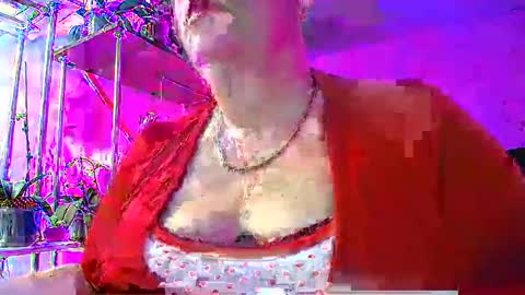 Snapshot of lady_gloria chatting on 02/17/25, 03:58 Lady Gloria online show from 02/17/25, 03:58