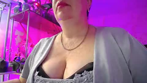 Snapshot of lady_gloria chatting on 03/01/25, 05:20 Lady Gloria online show from 03/01/25, 05:20