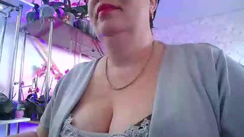 Snapshot of lady_gloria chatting on 03/01/25, 12:12 Lady Gloria online show from 03/01/25, 12:12