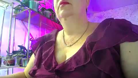 Snapshot of lady_gloria chatting on 09/09/25, 04:23 Lady Gloria online show from 09/09/25, 04:23