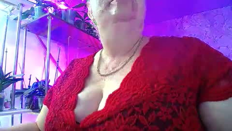 Snapshot of lady_gloria chatting on 09/24/25, 01:58 Lady Gloria online show from 09/24/25, 01:58