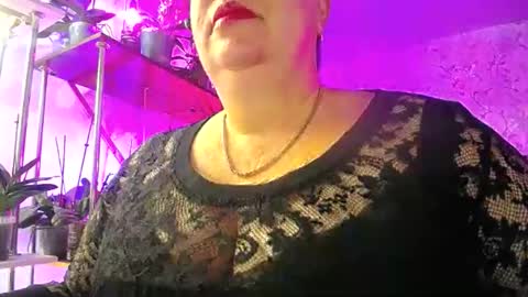 Snapshot of lady_gloria chatting on 10/14/25, 04:24 Lady Gloria online show from 10/14/25, 04:24