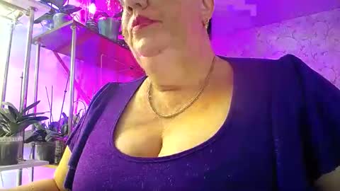 Snapshot of lady_gloria chatting on 10/24/25, 01:07 Lady Gloria online show from 10/24/25, 01:07