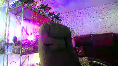 Lady Gloria online show from 05/18/26, 05:02