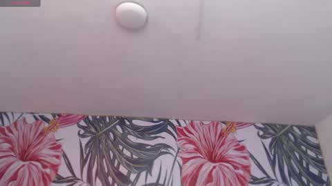 Lady Isabella online show from 04/15/26, 07:58