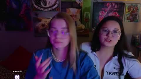 Snapshot of lady_lucky_love chatting on 10/08/25, 06:05 KENDALL NATHANPVT IS OPEN online show from 10/08/25, 06:05