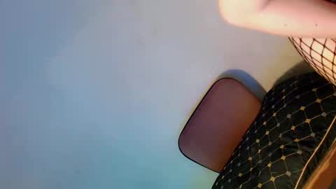 Ella online show from 11/19/25, 01:11