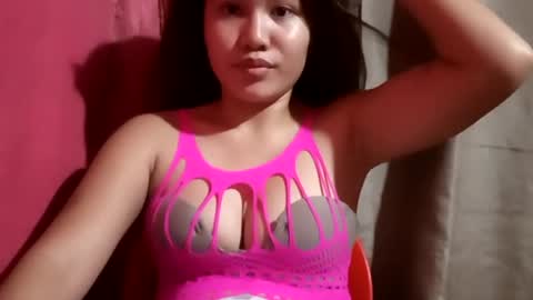 Snapshot of lady_rose19 chatting on 07/13/26, 04:32 kitty online show from 07/13/26, 04:32