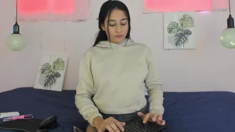 Snapshot of lady_rossee chatting on 09/08/25, 02:27 Leidy online show from 09/08/25, 02:27