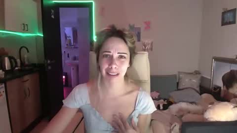 lady_smile69 online show from 11/15/25, 03:26