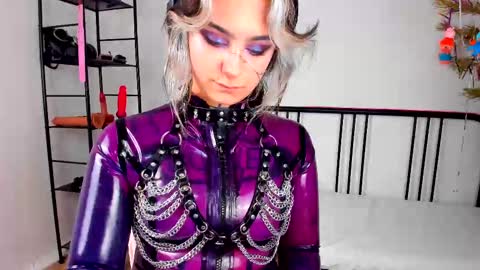 Mia online show from 02/10/25, 08:10