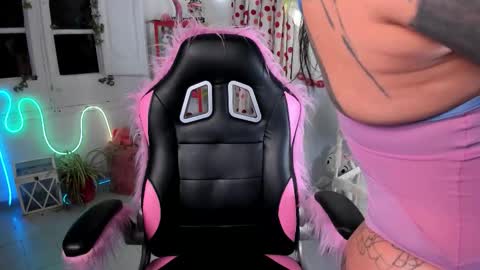 Mia online show from 03/22/26, 07:39