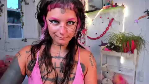 Mia online show from 07/11/26, 07:27