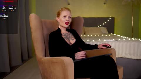 Snapshot of lady_vivian chatting on 10/18/25, 01:56 Vi online show from 10/18/25, 01:56