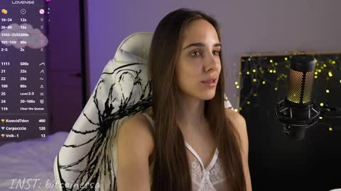 Snapshot of lady_white_snake chatting on 01/07/25, 01:03 lady_white_snake online show from 01/07/25, 01:03