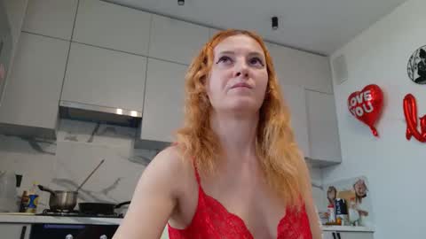 Sima Ladybigsmile online show from 02/13/26, 12:01