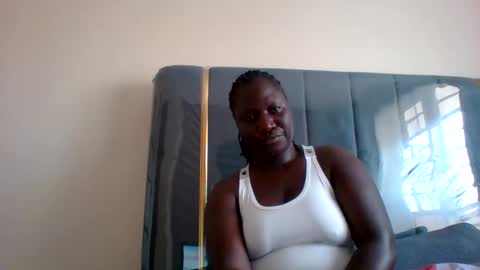 lindah32 online show from 12/26/24, 02:48