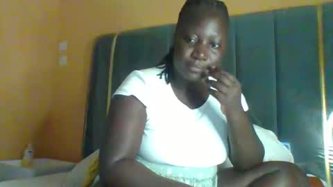 lindah32 online show from 04/06/26, 03:46