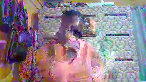 Snapshot of ladyblossoms19 chatting on 06/13/26, 01:14 lindah32 online show from 06/13/26, 01:14