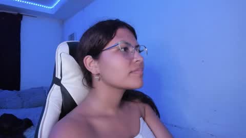  Lady  online show from 11/21/25, 02:32