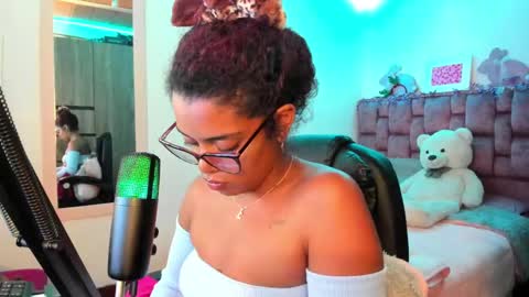 Snapshot of ladydanniela chatting on 12/15/24, 05:02 leidy daniela online show from 12/15/24, 05:02