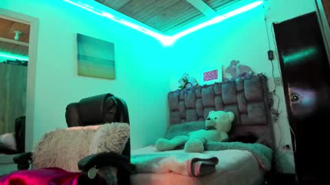 Snapshot of ladydanniela chatting on 12/15/24, 08:08 leidy daniela online show from 12/15/24, 08:08