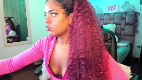 Snapshot of ladydanniela chatting on 12/17/24, 08:01 leidy daniela online show from 12/17/24, 08:01