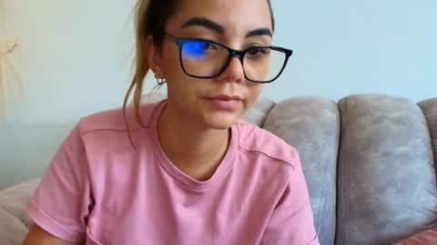 Hello im lady nice to meet you  online show from 05/13/26, 03:42