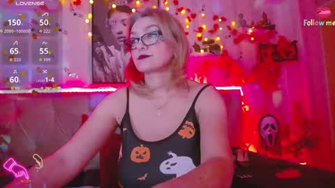 Snapshot of ladyjeen chatting on 10/27/25, 05:17 Lady Jeen Back on Sunday 8th of December online show from 10/27/25, 05:17