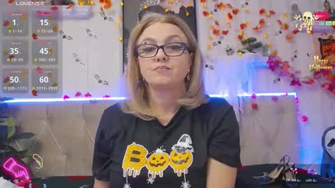 Snapshot of ladyjeen chatting on 10/28/25, 05:15 Lady Jeen Back on Sunday 8th of December online show from 10/28/25, 05:15