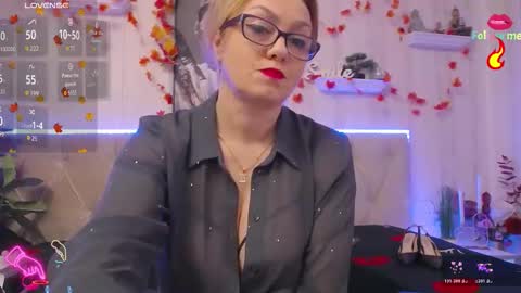 Snapshot of ladyjeen chatting on 11/03/25, 05:52 Lady Jeen Back on Sunday 8th of December online show from 11/03/25, 05:52