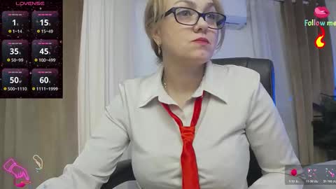 Snapshot of ladyjeen chatting on 11/17/25, 06:52 Lady Jeen Back on Sunday 8th of December online show from 11/17/25, 06:52