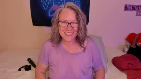 Snapshot of ladylanaxo chatting on 06/14/26, 07:21 Next Stream online show from 06/14/26, 07:21