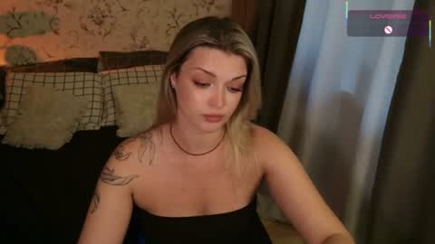 Snapshot of ladylancaster chatting on 06/14/26, 04:53 ladylancaster online show from 06/14/26, 04:53