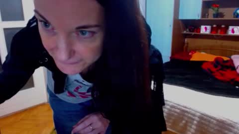 LadyLHoty online show from 11/15/25, 04:25